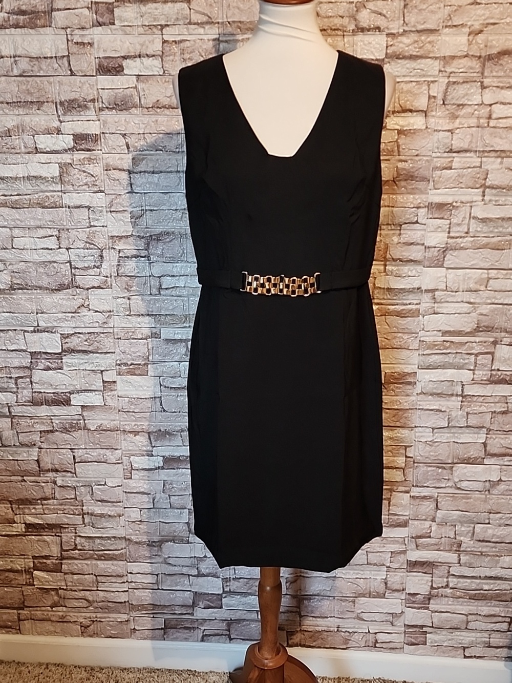 AGB Elegant Black Sleeveless Dress